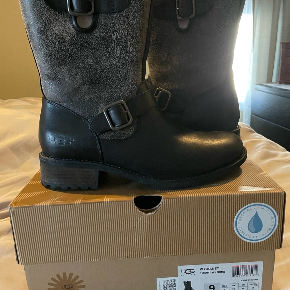 UGG Womens 9 Winter boots